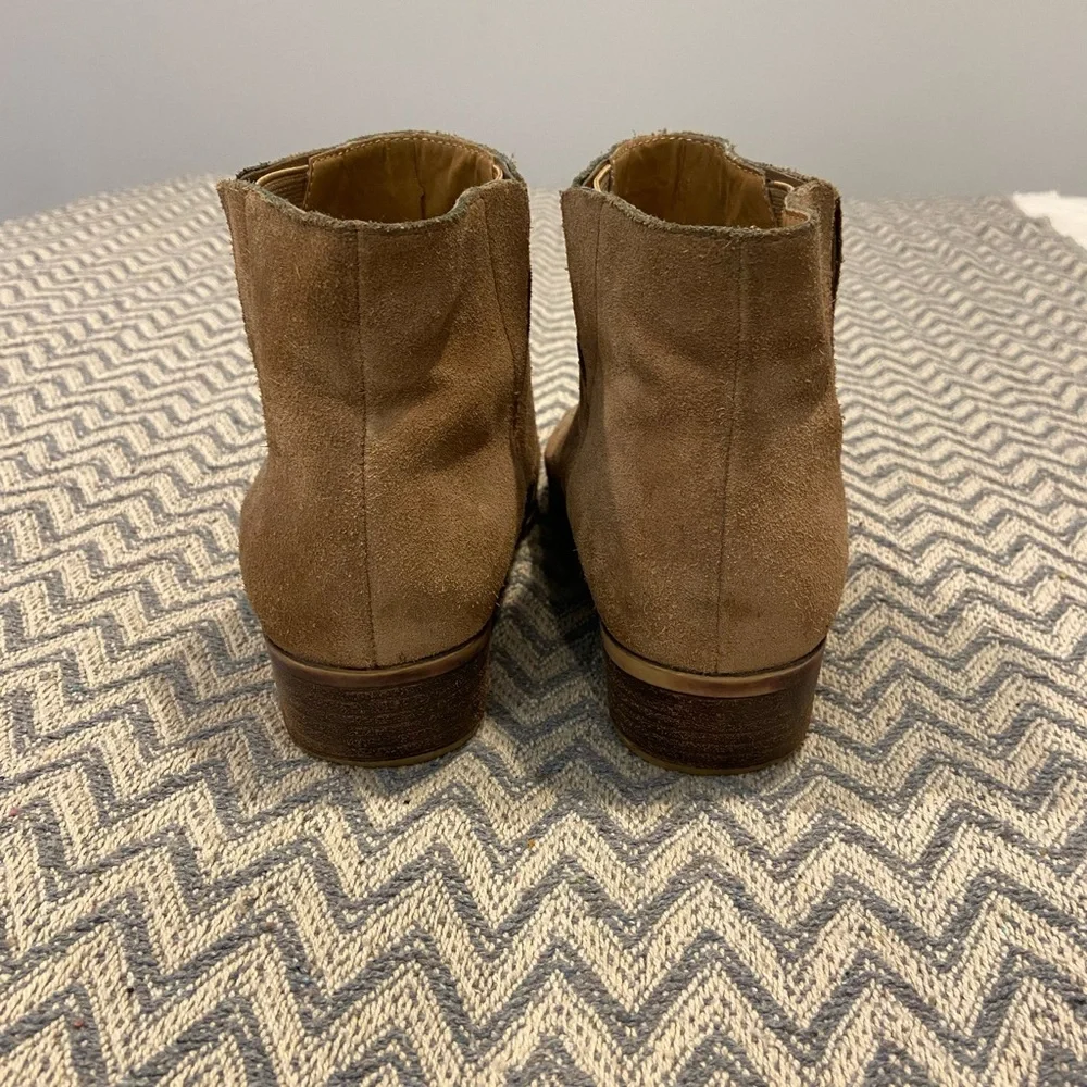Lucky Brand Benissa Suede Ankle Boots in Carmel Brown – Size 10
